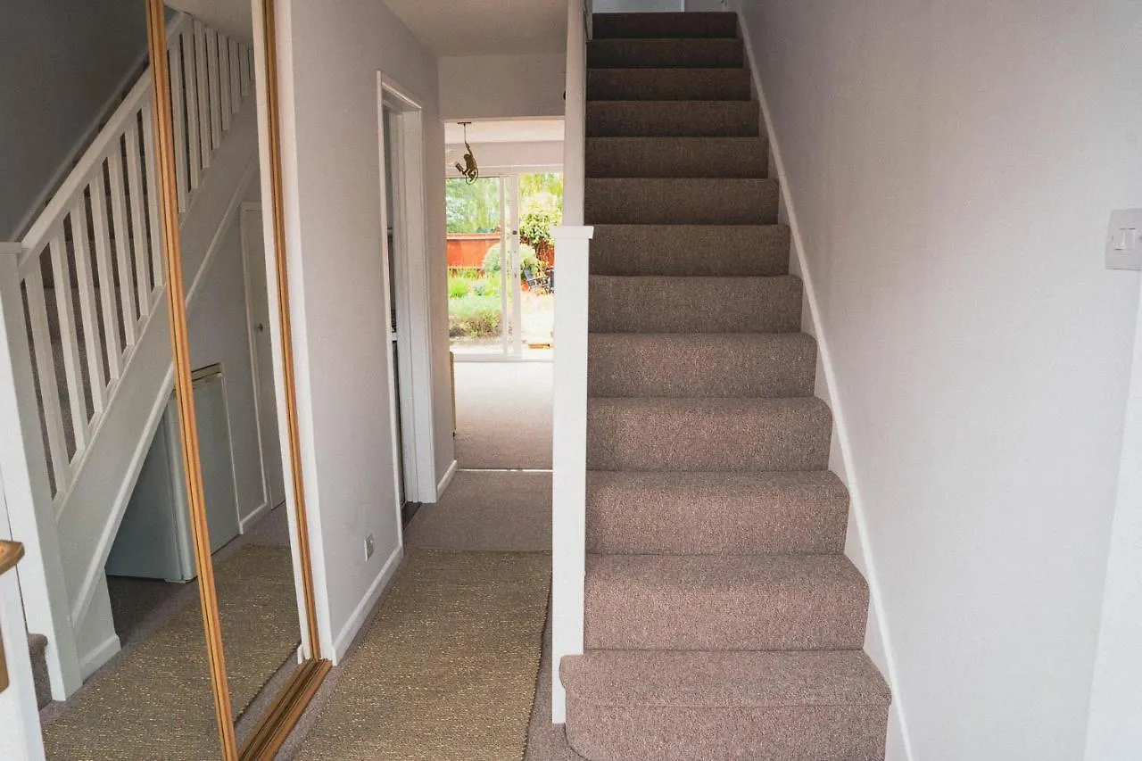 2 Bed House, Sleeps 6, Dog Friendly, Close To A14 M11, With Garden & Parking Long Stay Work Contractor Leisure, Jade Cambridge Egyesült Királyság