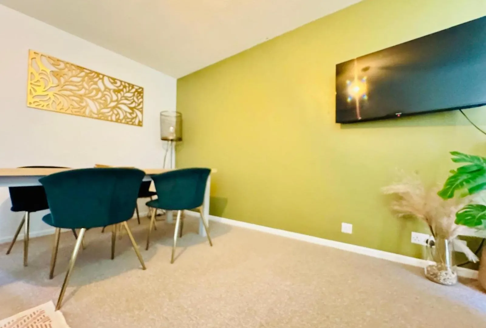 2 Bed House, Sleeps 6, Dog Friendly, Close To A14 M11, With Garden & Parking Long Stay Work Contractor Leisure, Jade Cambridge