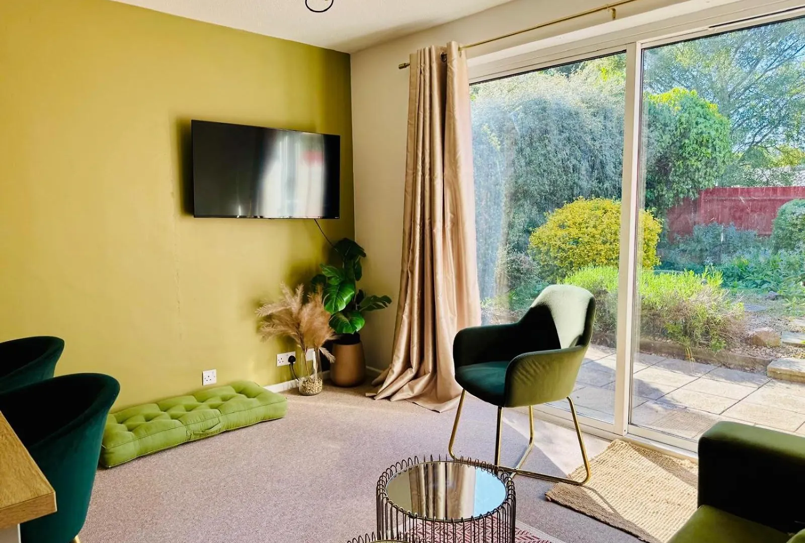 2 Bed House, Sleeps 6, Dog Friendly, Close To A14 M11, With Garden & Parking Long Stay Work Contractor Leisure, Jade Cambridge